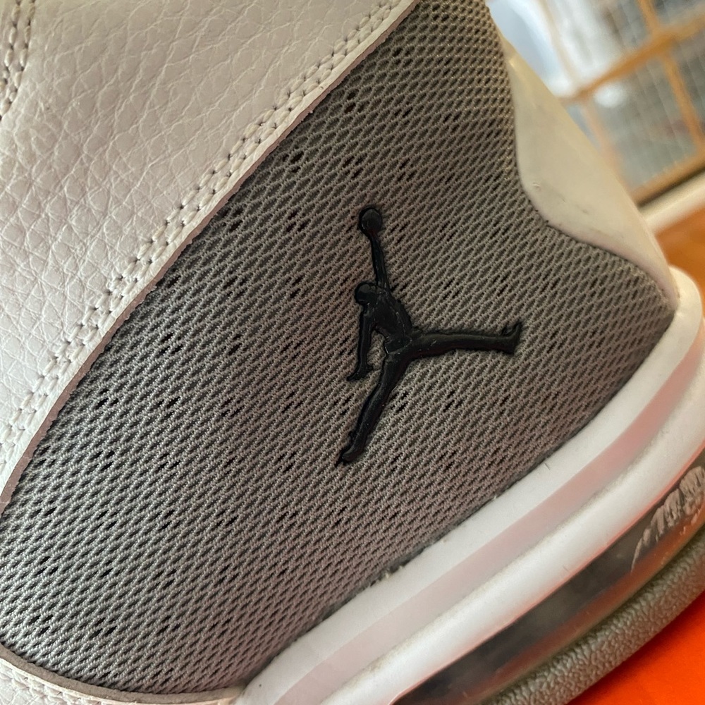 JORDAN’s - Picture 4 of 5